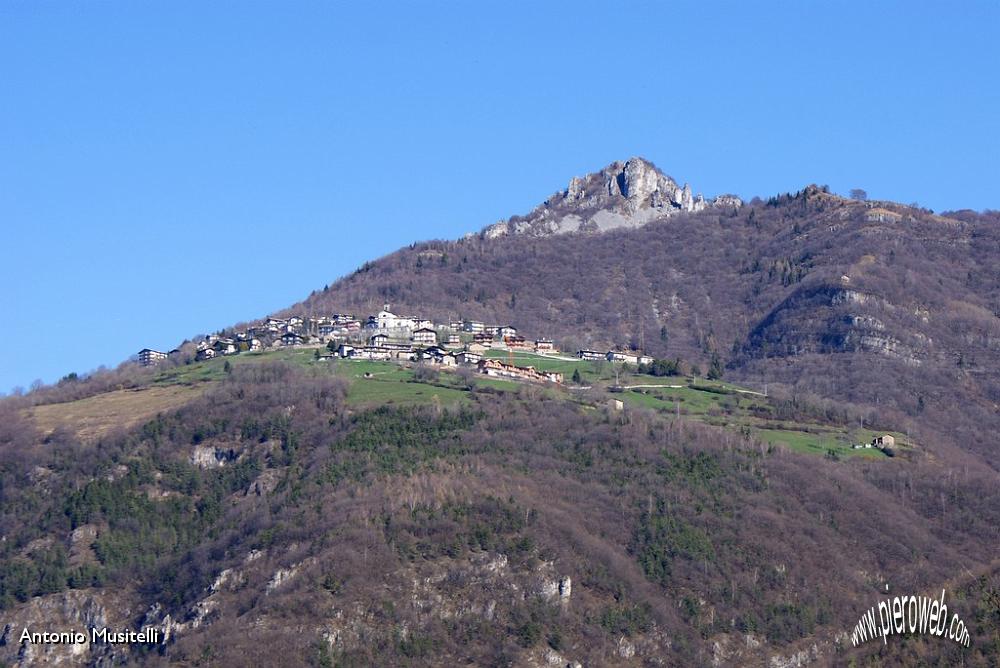 07 Amora e la Cornagera.jpg
